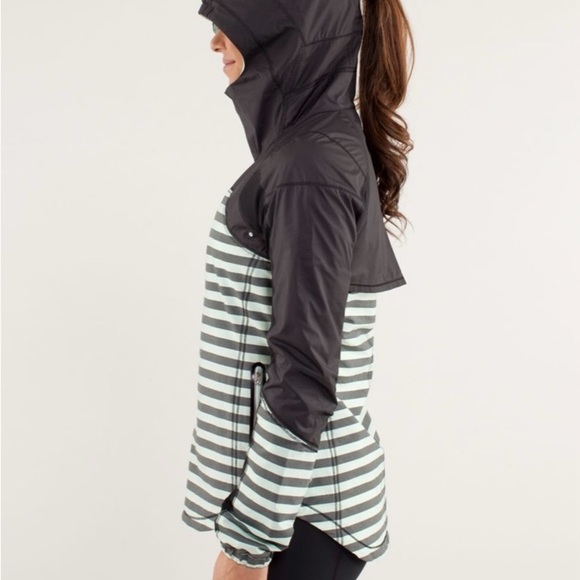 Lululemon Get Up And Glow Jacket Reflective 360 Sea Stripe Mint Moment Black 6 - Picture 9 of 16